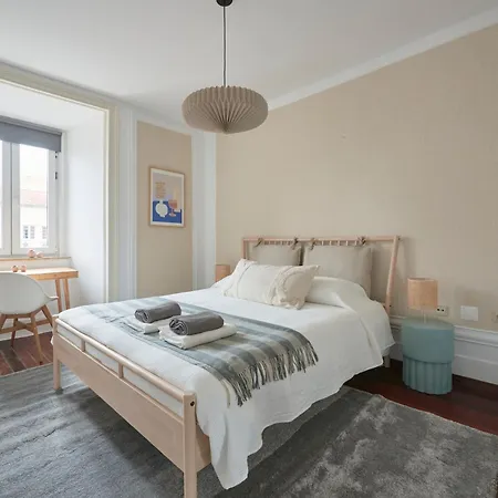 Bright Double In A Coliving Lejlighed Lisboa