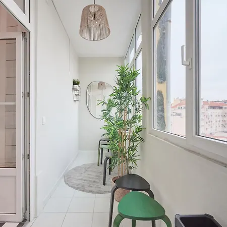 Bright Double In A Coliving 民宿 Lisboa