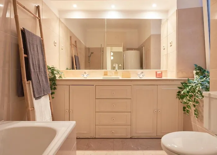 Bright Double In A Coliving Alloggio in famiglia Lisbona